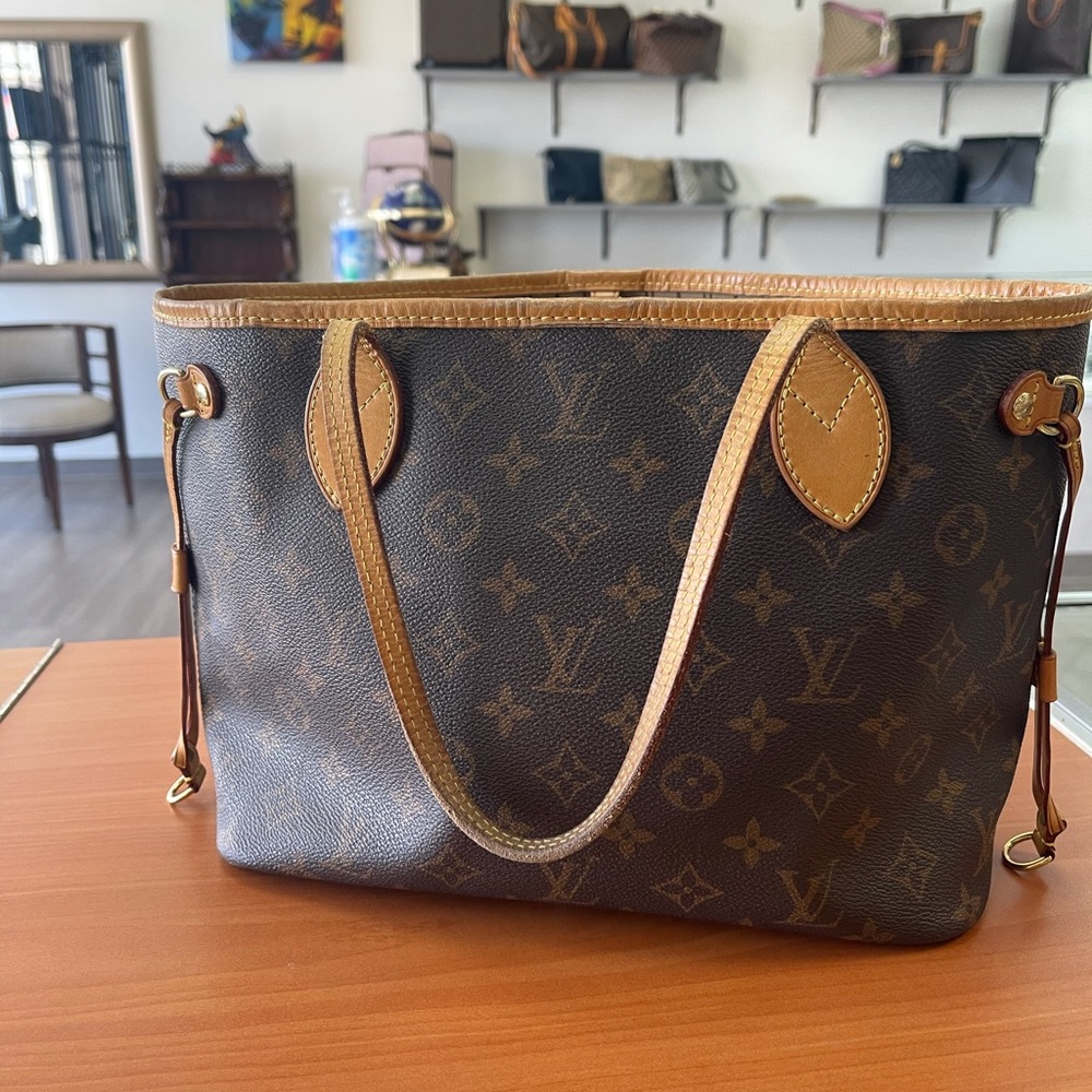 ✨AUTHENTIC LOUIS VUITTON MINI TOTE BAG✨